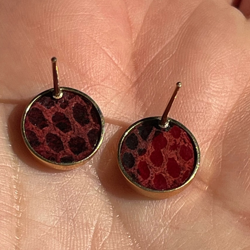 Gold Diamond Stud Earring - Picture 4 of 5